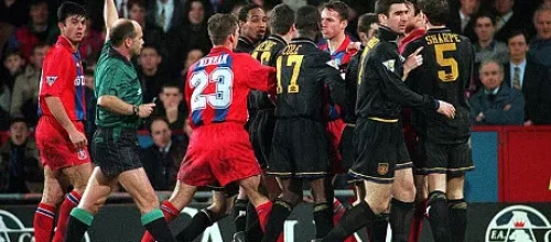 Eric Cantona sans langue de bois mais avec langue de feu